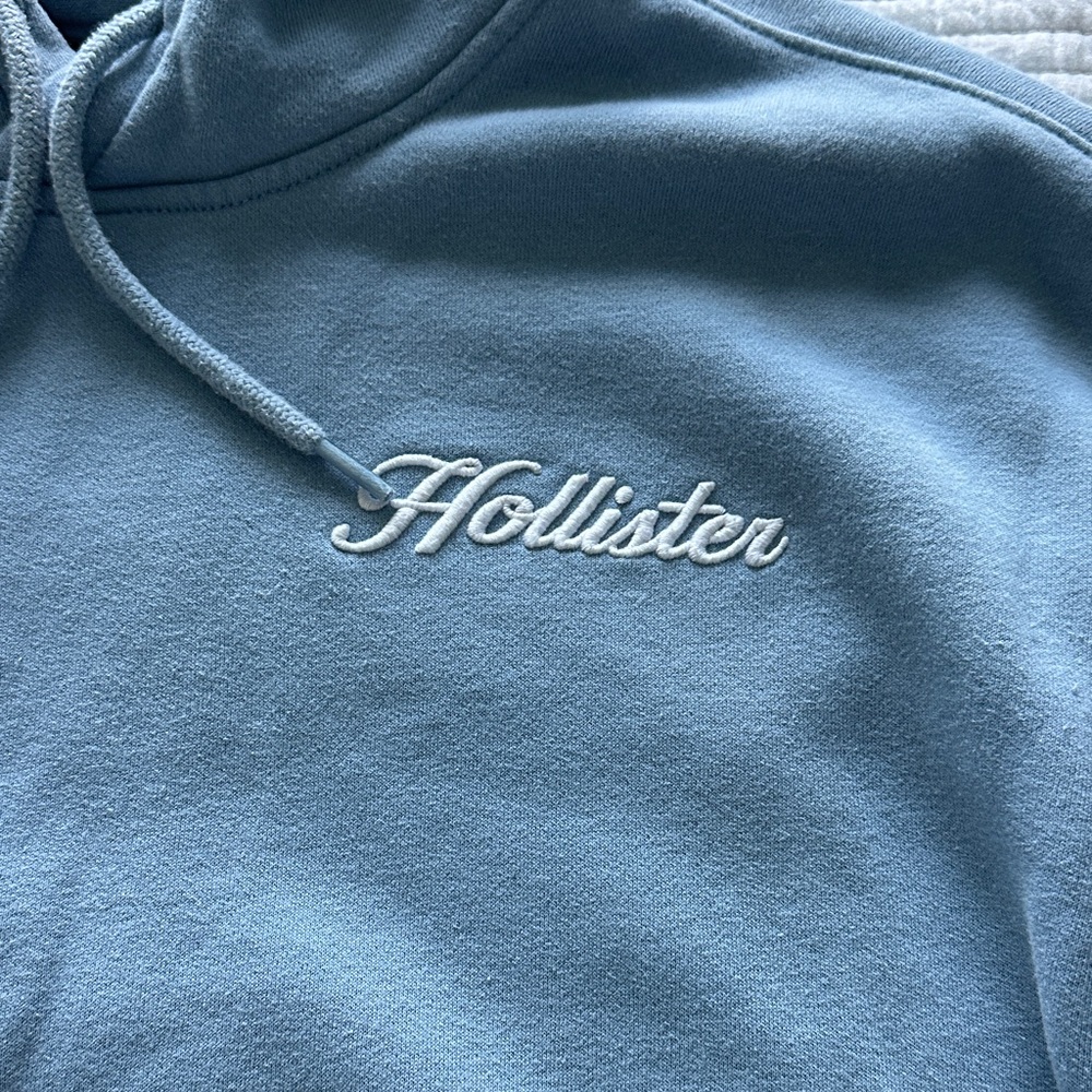 Hollister Men's Sky Blue Hoodie - Picture 3 of 4